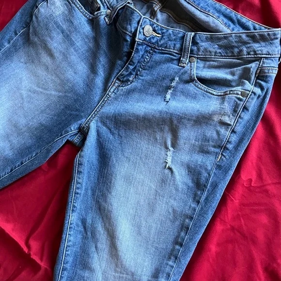 Torrid Blue Denim Cropped Jeans with Lace Hem - Picture 4 of 5